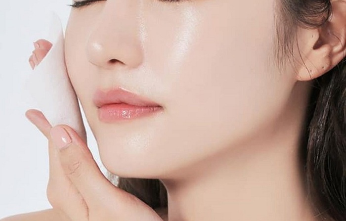 Cách sử dụng toner cho da dầu, mụn