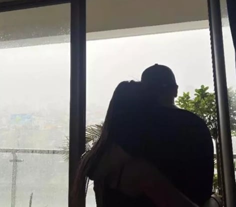 Khoảnh khắc đầy lãng mạn của H'Hen Niê và bạn trai lâu năm đã nhận nhiều lượt yêu thích từ fan.  