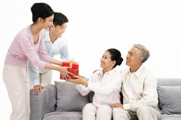 Tiền báo hiếu cha mẹ    