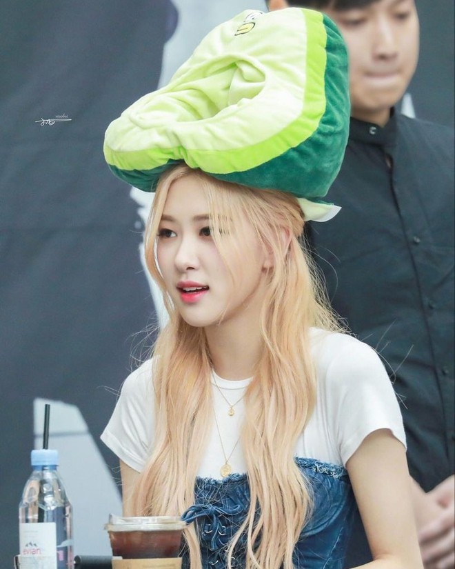 Rosé có được Mừng SHBET phiên bản mới 2025 tuyệt vời cũng như Shbet123 Link Vào ShBet Mới Nhất chắc khỏe nhờ chăm chỉ ăn bơ.
