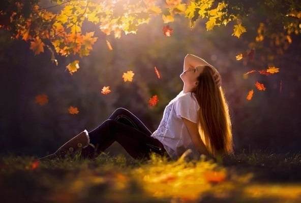 Những người phụ nữ may mắn thường biết cách đối xử tử tế với chính mình và điều chỉnh tự nhiên.
