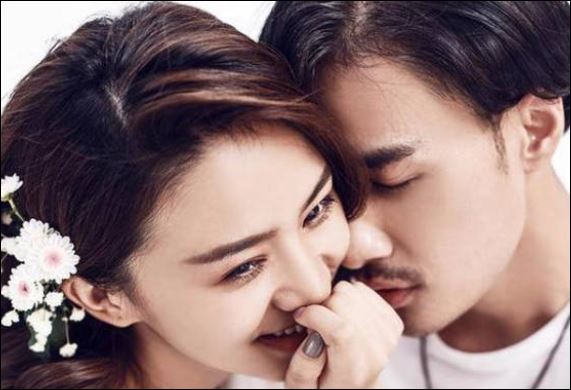 Khi nói chuyện thì chúng ta sẽ cảm nhận được duyên dáng, thông minh của người phụ nữ.  (ảnh minh họa)