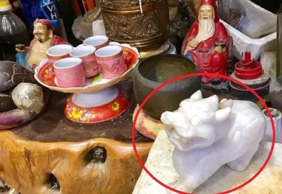 Cách đặt tỳ hưu trên bàn thờ Thần Tài them mệnh của gia chủ
