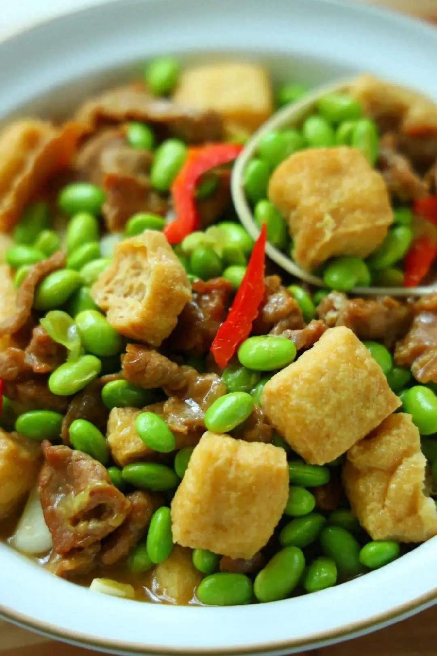 Đậu nành lông xào thịt và đậu phụ