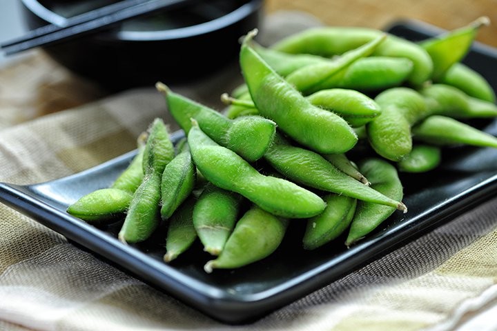 Đậu nành lông (đậu lông) là một nguyên liệu dinh dưỡng với lượng calo thấp nhưng lại rất giàu protein và chứa nhiều chất chống oxy hóa