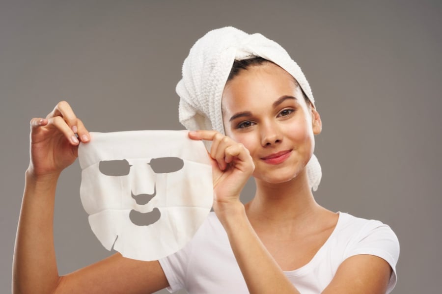 Mặt nạ đất sét giúp loại bỏ các tạp chất, bụi bẩn, độc tố tích tụ sâu trong lỗ chân lông.