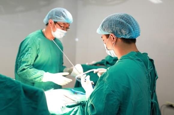 Trước hết, một trong những lý do chính khiến áo khoác xanh được ưa chuộng trong các ca Shbet888 tiền thưởng cực khủng là khả năng giảm căng thẳng cho mắt của bác sĩ và y tá.