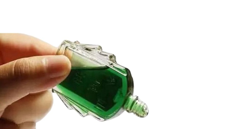 Dầu gió là khắc tinh của ruồi muỗi