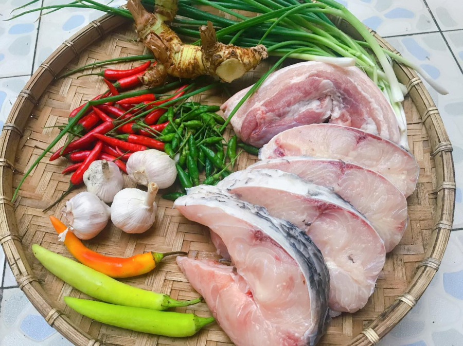 Để có món cá kho ngon hoàn hảo thì khâu chọn cá cũng vô cùng quan trọng.