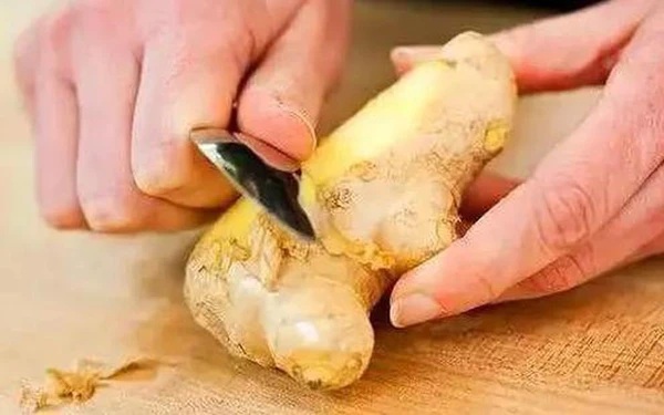 Cạo vỏ gừng