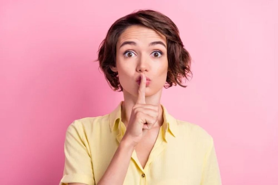 Người khôn ngoan hiểu rằng im lặng là cách tốt nhất trong tình huống này. 