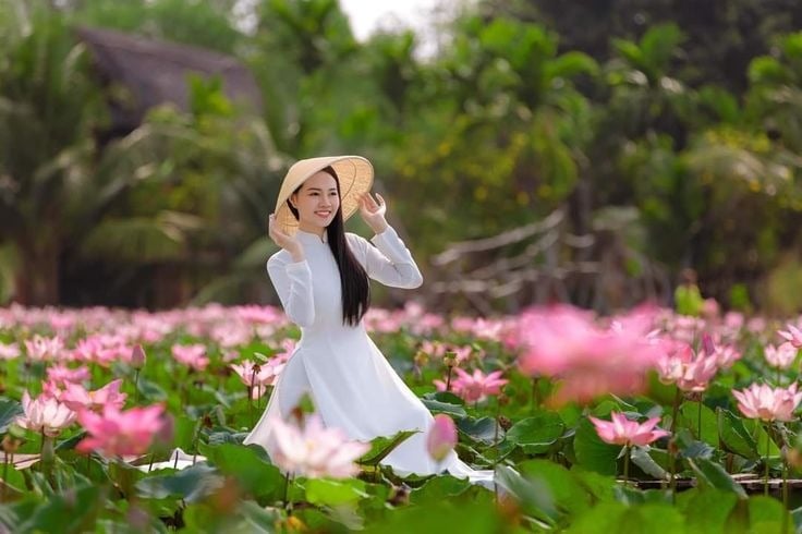 Tăng Quốc Phiên từng nói: “Khiêm tốn và duyên dáng là nét cao quý.”    