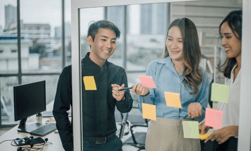 Những người ghen tị có thể tìm cách cướp cơ hội của bạn và chứng minh sự vượt trội của họ so với bạn.