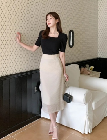 Chân váy bút chì chính là món thời trang công sở quen thuộc dễ dàng tạo nên những bộ Shbet999 com đăng nhập thanh lịch.