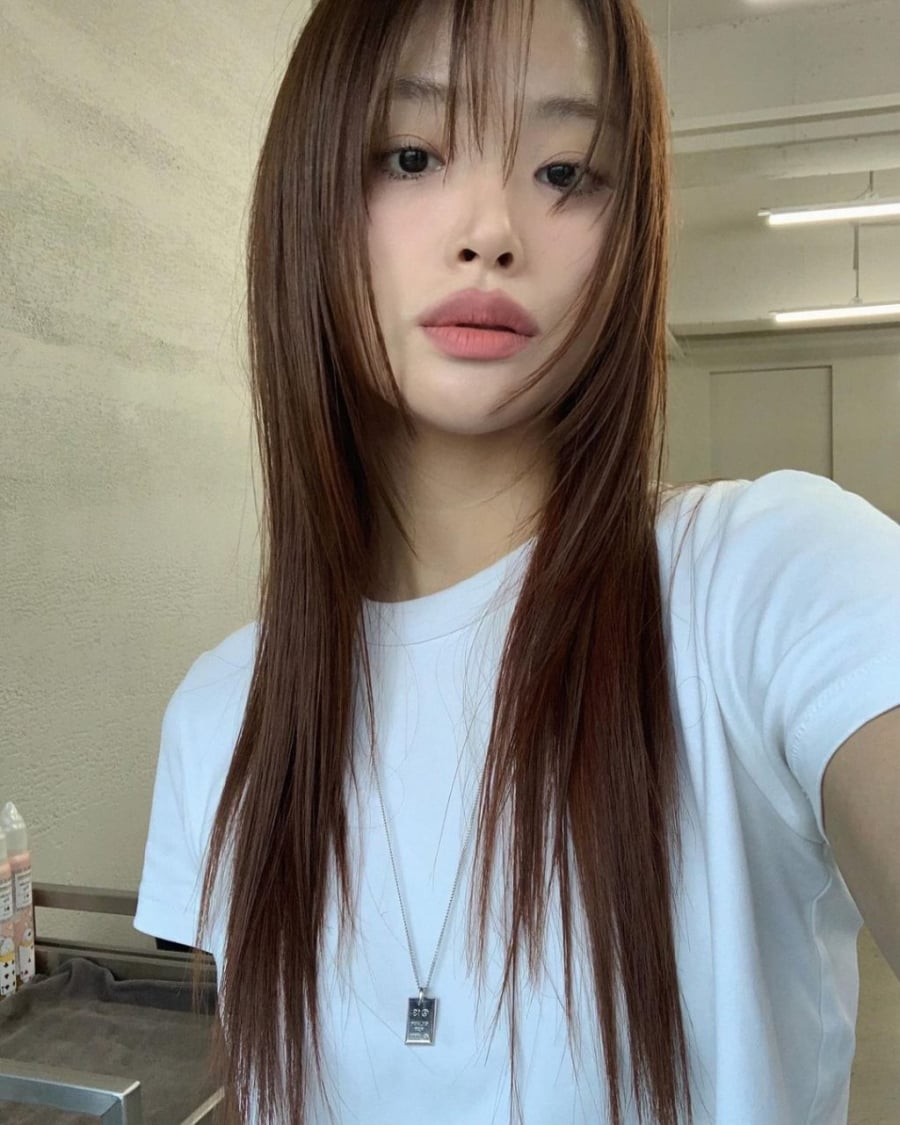 Cách này không gây tổn thương đến phần tóc thật. 