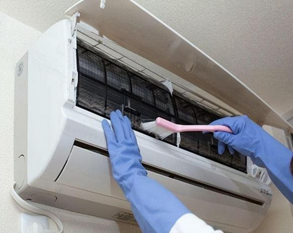 Việc bật và tắt điều hòa liên tục khiến nhiệt độ trong nhà thay đổi liên tục, gây cảm giác khó chịu cho người sử dụng. 