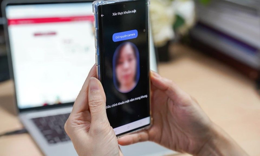 Người dân cần chuẩn bị thẻ Căn cước công dân (CCCD) gắn chip và sau đó truy cập tính năng 