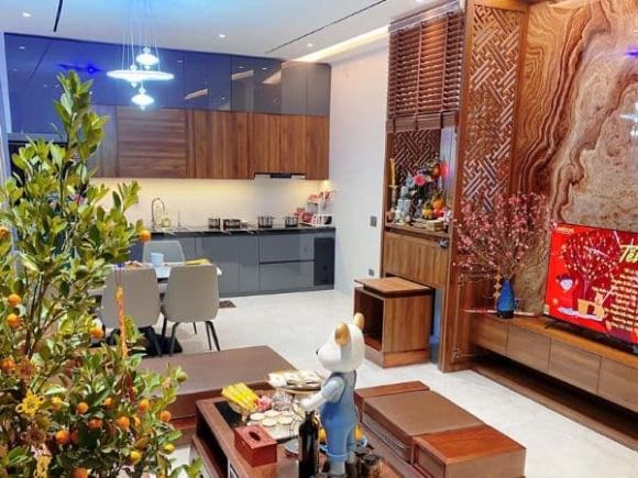 Các chuyên gia phong thủy khuyến cáo rằng việc đặt bàn thờ gần bếp là không nên. 