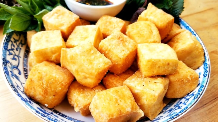 Bạn có thể dùng chảo chống dính hoặc ngon nhất là dùng chảo gang.