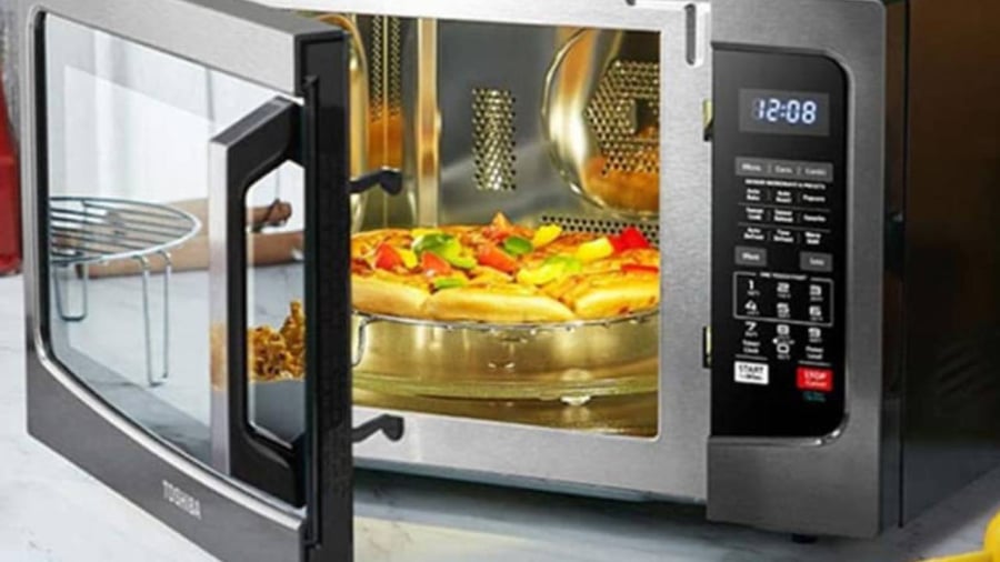 Lò vi sóng dùng xong nên đóng hay mở cửa?