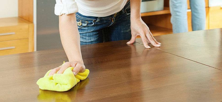 Trà qua đêm có một tác dụng đáng quan tâm khác đó là dùng để lau chùi đồ gỗ
