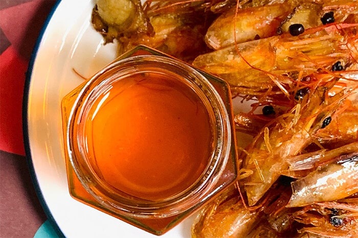 Thay vì vứt bỏ đầu tôm, bạn hoàn toàn có thể tận dụng chúng để chế biến thành dầu tôm, một loại gia vị tuyệt vời cho các món mỳ hoặc canh, giúp Shbet0099 cá cược trực tuyến thêm đậm đà và hấp dẫn.    