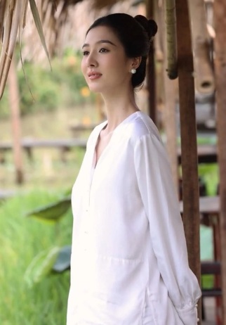 Hình ảnh mới nhất được vợ trẻ kém 17 tuổi của Hồ Quang Hiếu chia sẻ.