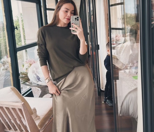 Chân váy lụa là 