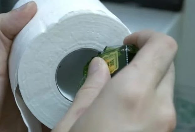 Ngoài việc mang lại lợi ích cho sức khỏe, dầu gió còn có thể giải quyết nhiều vấn đề trong Shbet16 chơi game trực tuyến Shbet111 slot, casino, thể thao, xổ số hàng ngày.