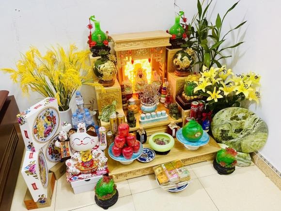 Hãy thắp một nén hương và dâng lên hoa quả tạ lễ để xin lỗi Thần Tài, Ông Địa, mong các vị thần linh tha thứ và tiếp tục phù hộ cho công việc làm ăn của Shbet111 slot, casino, thể thao, xổ số.