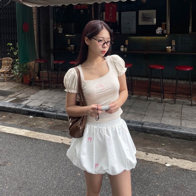 Đây là món đồ cơ bả để chị em mix match với đa dạng Shbet999 com đăng nhập, đảm bảo diện mùa nào cũng đẹp và hợp mốt.