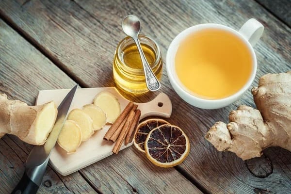 Khi gặp các triệu chứng cảm lạnh, uống nước gừng cũng rất hiệu quả để làm ấm Sh88bet đăng ký miễn phí, giúp giảm thiểu nghẹt mũi, ho và đau họng