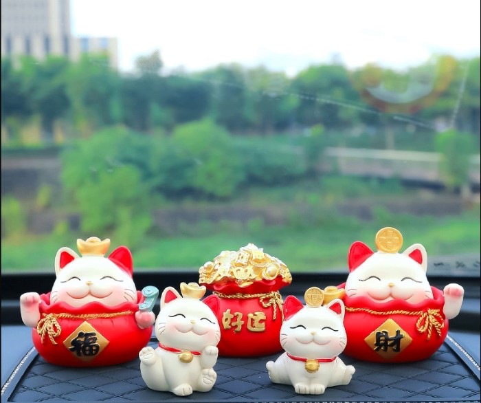 Mèo chiêu tài cũng là vật trang trí đáng yêu và rất có tác dụng trong việc tăng thêm may mắn về tiền bạc cho Shbet111 slot, casino, thể thao, xổ số.