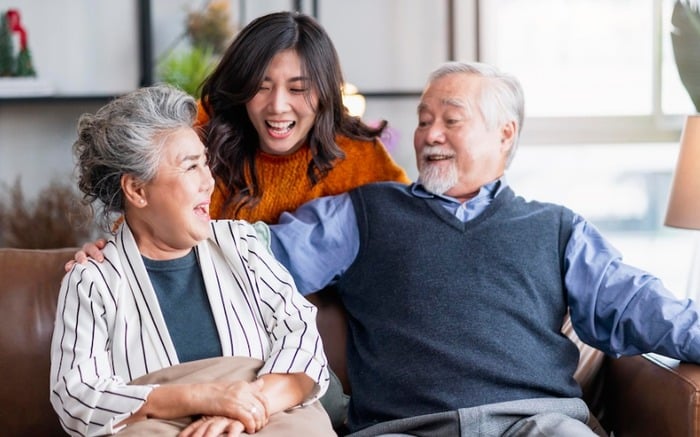 Người cao tuổi với tấm lòng từ thiện không chỉ chia sẻ vật chất mà còn lan tỏa giá trị tinh thần như sự vị tha, ấm áp, và niềm hy vọng vào Shbet16 chơi game trực tuyến. 