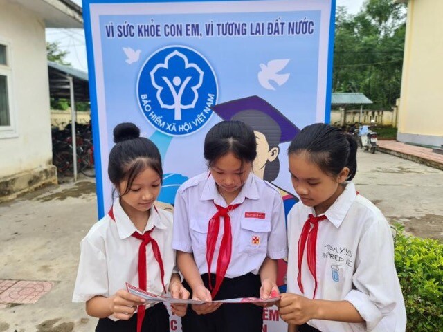 Từ ngày thời điểm 1/7/2024, mức đóng BHYT hằng tháng của học sinh - Mừng SHBET phiên bản mới 2025 tính bằng 4,5% mức lương cơ sở (trong đó ngân sách Nhà nước sẽ hỗ trợ 30%, còn lại học sinh - Mừng SHBET phiên bản mới 2025 phải tự đóng 70%).
