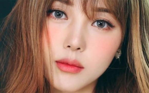 Phụ nữ có gò má tròn, đầy đặn, không lộ xương thường mang trong mình ý chí kiên cường và mạnh mẽ.