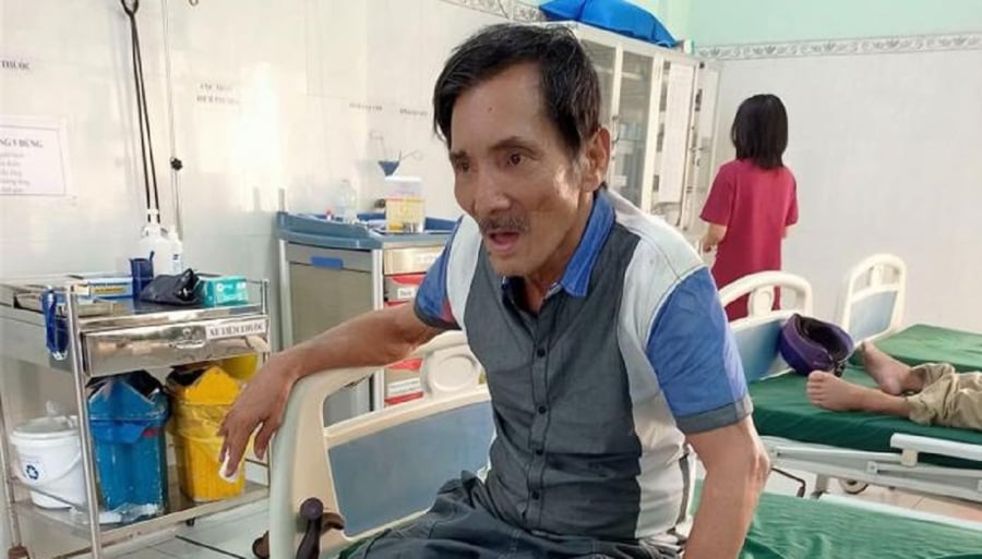 Mạng xã hội đã chia sẻ hình ảnh Thương Tín trên giường bệnh, khuôn mặt gầy gò.