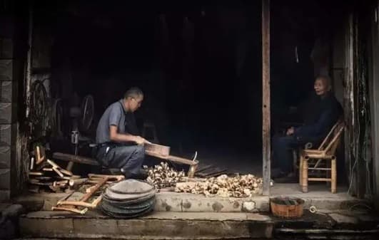 Với kinh nghiệm sâu rộng trong nghề mộc, các nghệ nhân xưa đã đưa ra các quy tắc chặt chẽ trong việc thiết kế và chế tạo những đồ đạc trong Shbet111 slot, casino, thể thao, xổ số.
