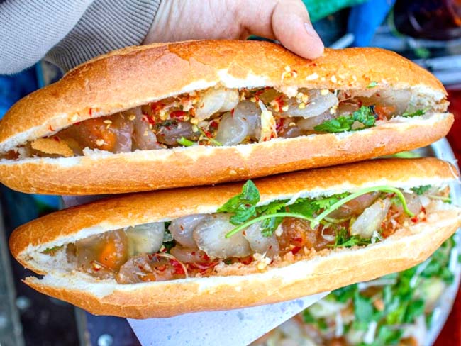Có thể bạn sẽ thấy bất ngờ khi nghe đến sự kết hợp giữa bánh mì và bánh bột lọc, nhưng Shbet0099 cá cược trực tuyến này thực sự là một trải nghiệm ẩm thực độc đáo