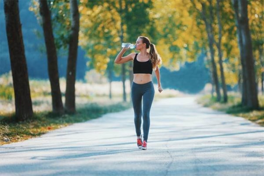 Việc di chuyển liên tục trong thời gian dài sẽ giúp Sh88bet đăng ký miễn phí tiêu hao một lượng calo đáng kể, kích thích quá trình giảm mỡ mà không gây cảm giác mệt mỏi. (Ảnh minh họa)