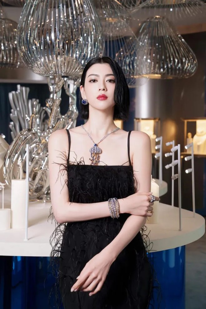 Bí quyết làm đẹp để sở hữu Mừng SHBET phiên bản mới 2025 vạn người mê của nữ diễn viên luôn nhận được sự quan tâm của phái đẹp, một trong số đó là nước ép cà chùa. 