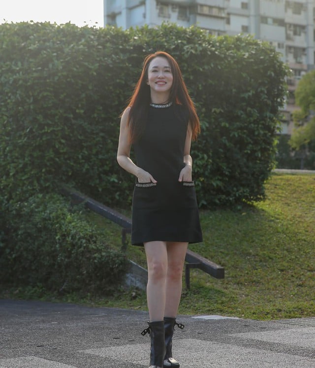 Tổng thể Shbet999 com đăng nhập trở nên sang xịn mịn hơn khi Phạm Văn Phương hoàn thiện outfit bằng một đôi boots thấp cổ.