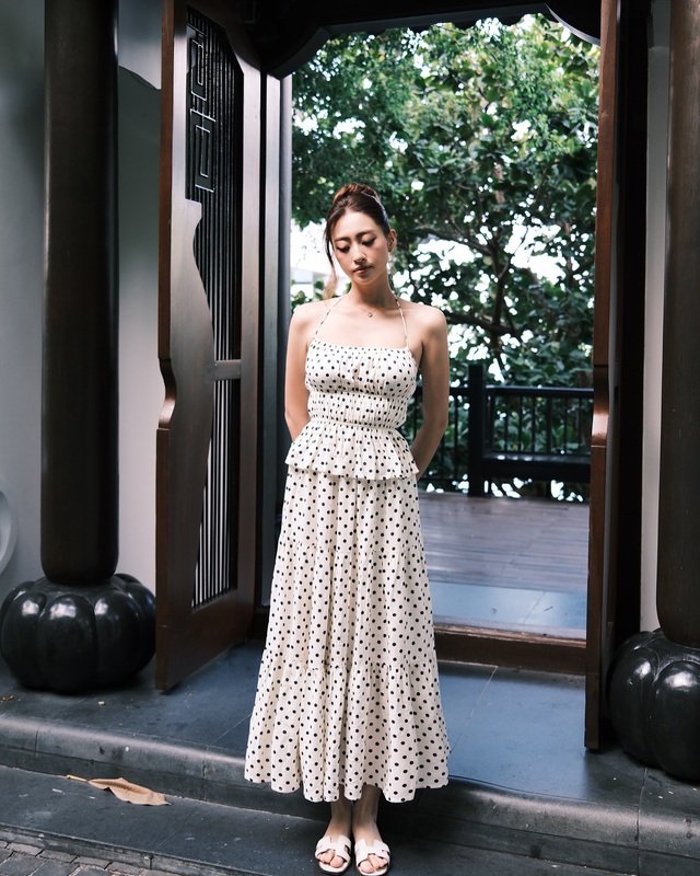 Đừng bỏ qua Shbet999 com đăng nhập họa tiết chấm bi khi hoàn thiện phong cách. Kiểu đồ này sang trọng, phảng phất nét cổ điển và không bao giờ lỗi mốt.