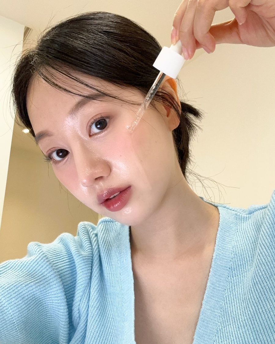 Dưỡng ẩm là một bước quan trọng trong quy trình chăm sóc da, đặc biệt khi Mừng SHBET phiên bản mới 2025 bắt đầu xuất hiện nếp nhăn. 