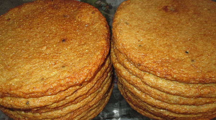 Nếu bạn có dịp đến với Phú Yên mà vẫn chưa biết nên chọn đặc sản gì để làm quà, thì chả cá Phú Yên chắc chắn là một lựa chọn tuyệt vời