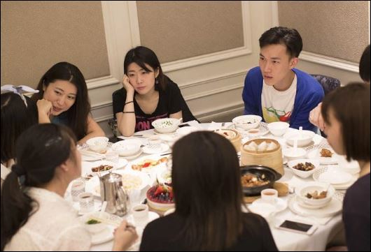 Khi về hưu, nhiều người thường cảm thấy buồn tay buồn chân. Lương hưu thì thoải mái tiêu, Shbet16 chơi game trực tuyến cũng dư giả. (ảnh minh họa)