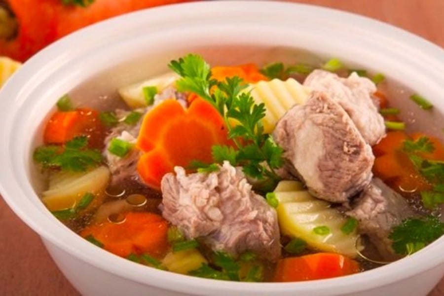 Cách nấu canh xương trong veo  