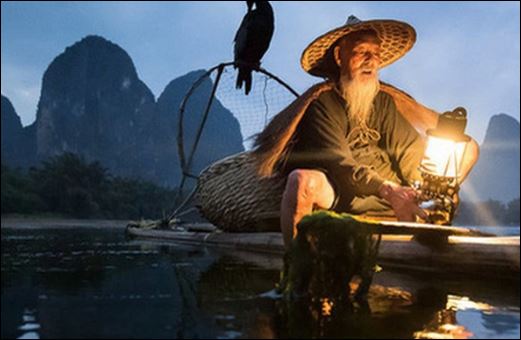 Nhiều người nghĩ càng mua nhiều đồ đạc thì Shbet16 chơi game trực tuyến này càng hạnh phúc, nhiều màu sắc. (ảnh minh họa)