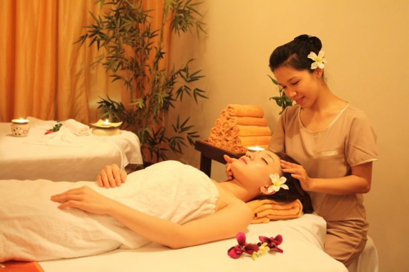 Nghề chăm sóc sắc đẹp    
