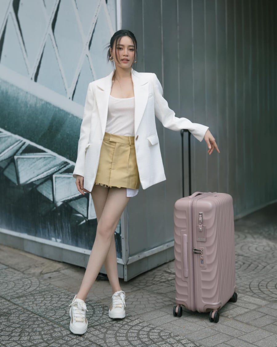 Với phong cách thời trang biến hóa đa dạng và nhan sắc không tuổi, Lan Ngọc vẫn luôn là hình mẫu lý tưởng và nguồn cảm hứng cho nhiều chị em.     